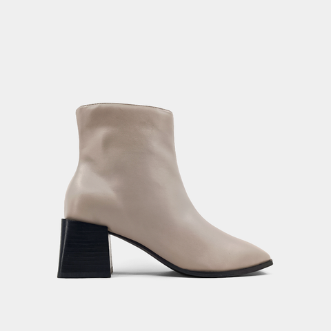 Donatee Low Heels Ankle Boots In Beige Leather In White